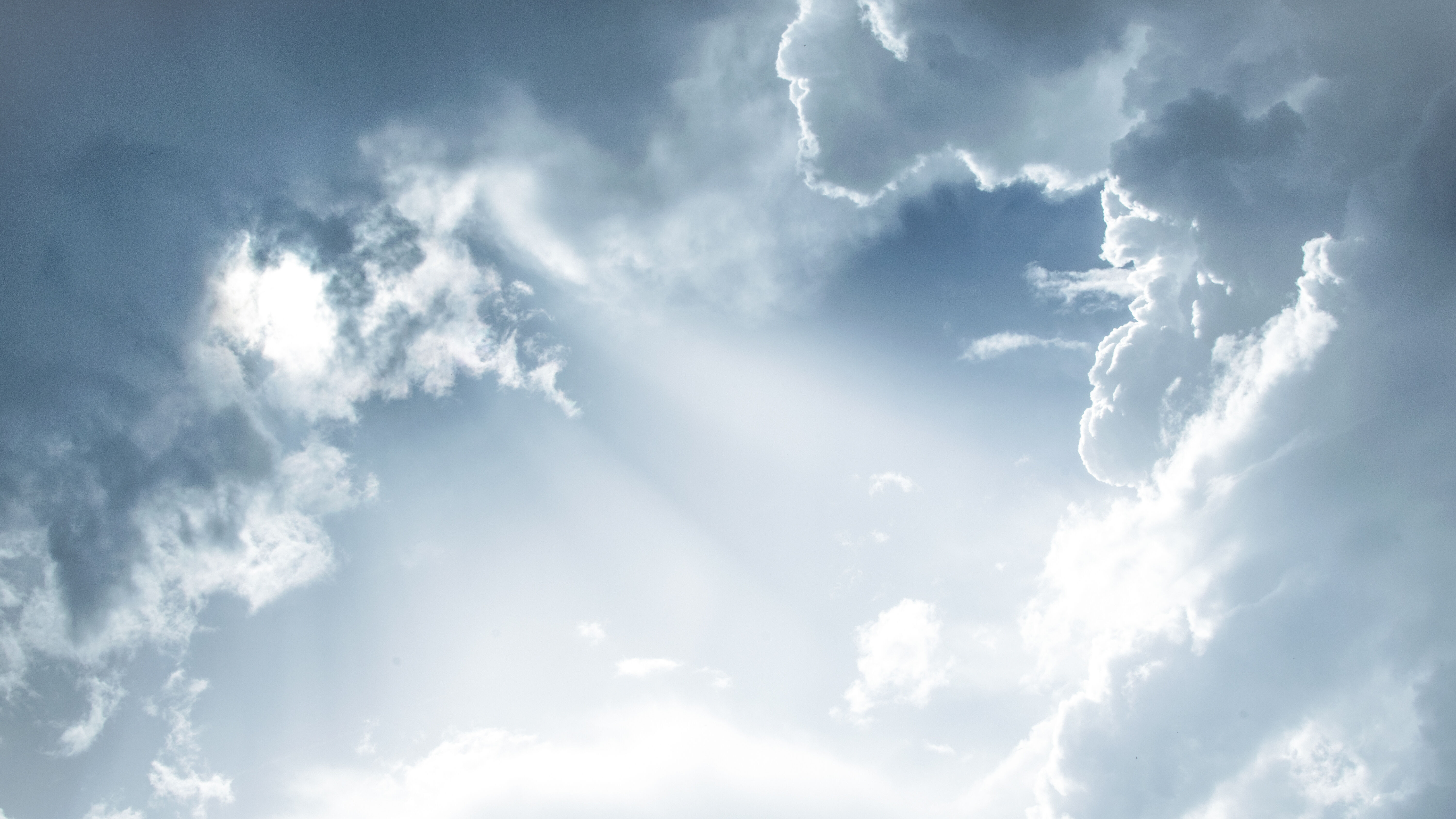 /Magazine/2019/slow-down/RM_Mind_Focus Your Mind with this Breathing Meditation.jpg